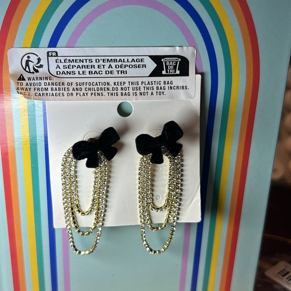 Elegant earrings, Bloomy brand , size earrings small - Picture 4 of 4